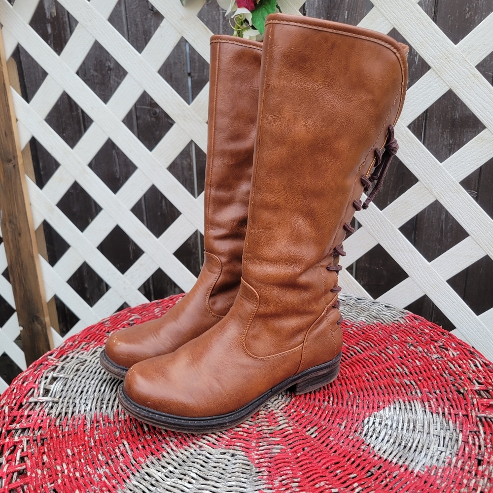 Taxi Tall Sherpa Lined boots Lace Up Detail 6.5
